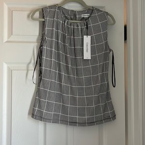 Calvin Klein shell size M